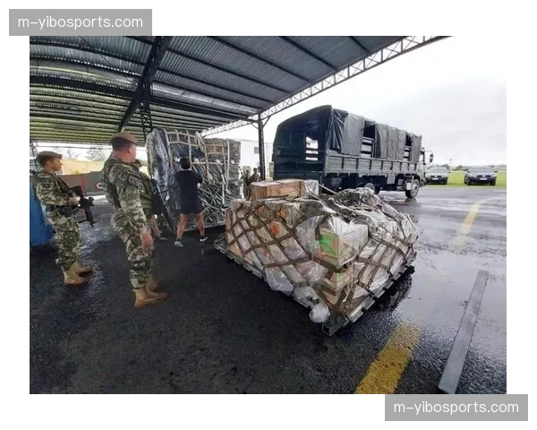 巴洛贡的速度优势将是美国队首战撕开巴拉圭防线的主要武器。 巴洛贡的速度优势将是美国队首战撕开巴拉圭防线的主要武器。